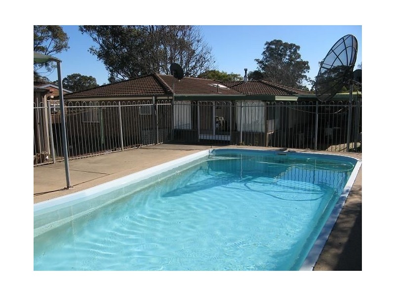 7 Scribbly Place, Macquarie Fields NSW 2564