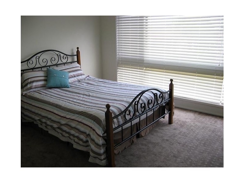 14 Honeyeater Place, Ingleburn NSW 2565