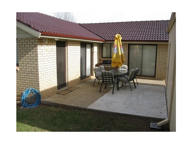 14 Honeyeater Place, Ingleburn NSW 2565
