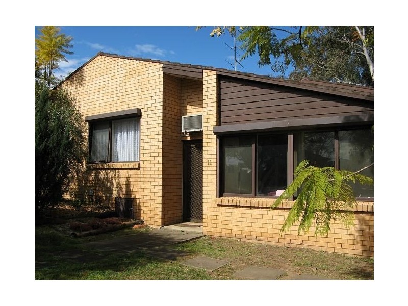 11/2 Whipbird Avenue, Ingleburn NSW 2565