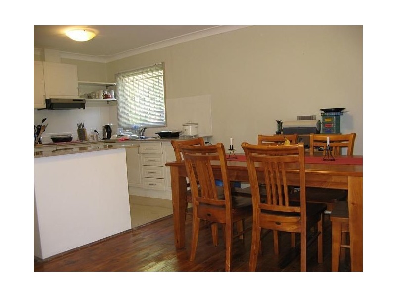 11/2 Whipbird Avenue, Ingleburn NSW 2565