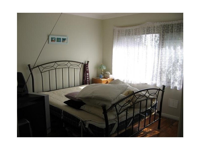 11/2 Whipbird Avenue, Ingleburn NSW 2565