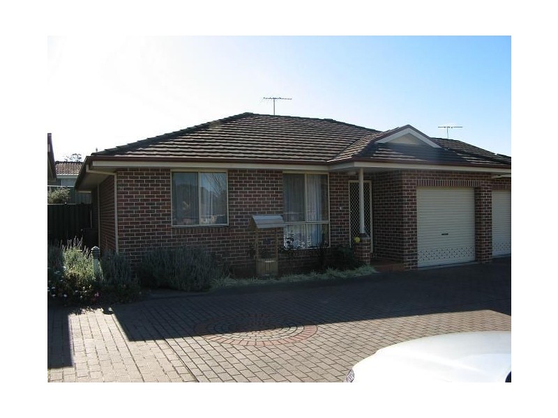 2/19 Azalea Place, Macquarie Fields NSW 2564