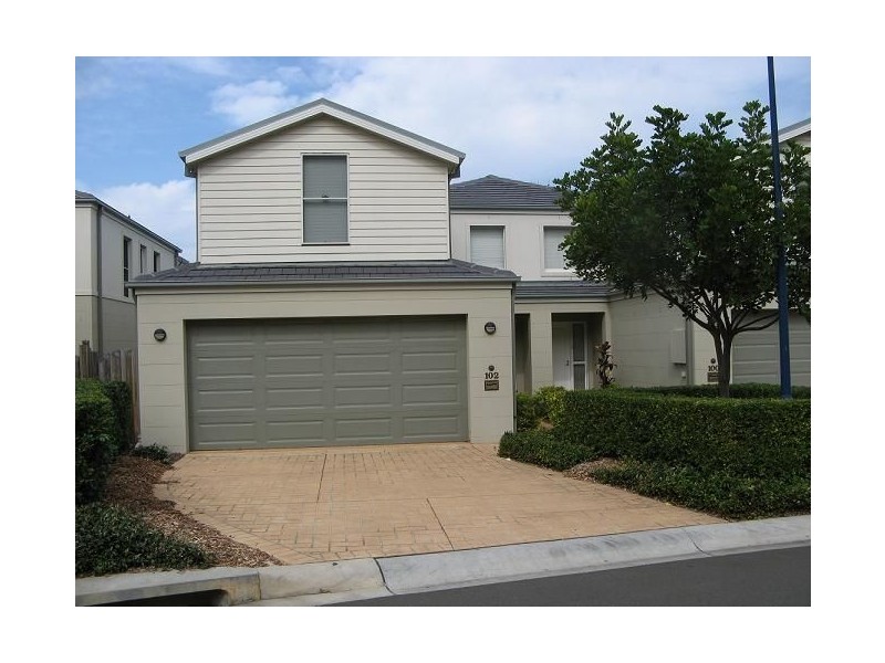 102 Governors Way, Macquarie Links NSW 2565