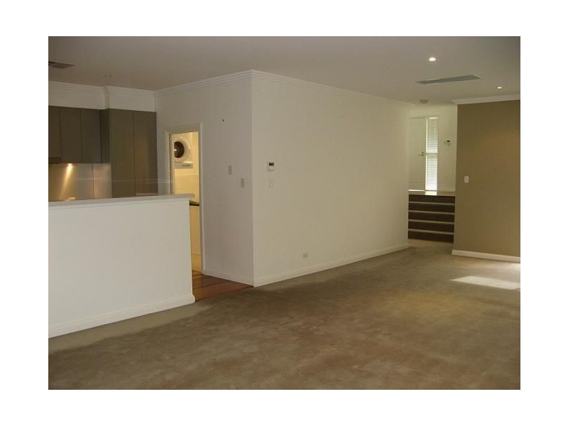 102 Governors Way, Macquarie Links NSW 2565