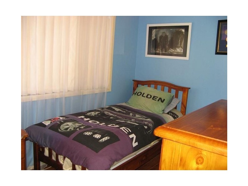 4 Buna Place, Glenfield NSW 2167