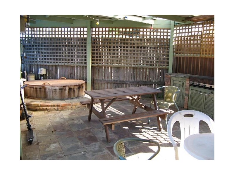 4 Buna Place, Glenfield NSW 2167