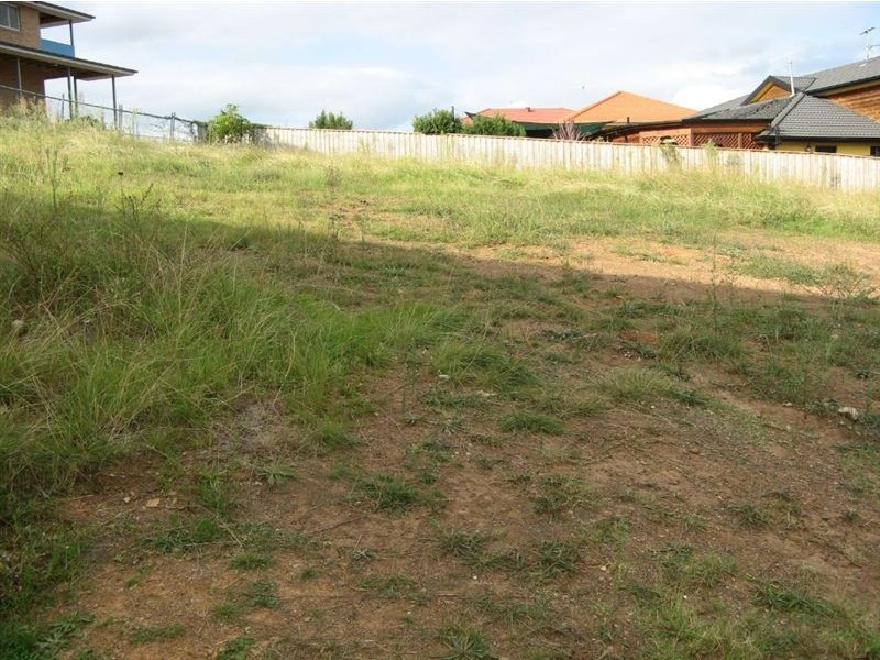 12 Laird Court, Macquarie Links NSW 2565