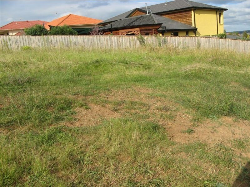 12 Laird Court, Macquarie Links NSW 2565