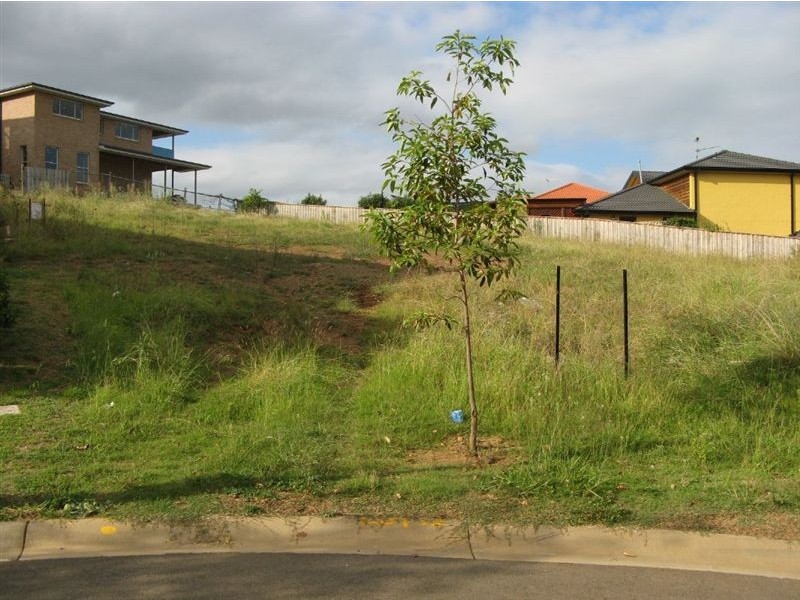 12 Laird Court, Macquarie Links NSW 2565