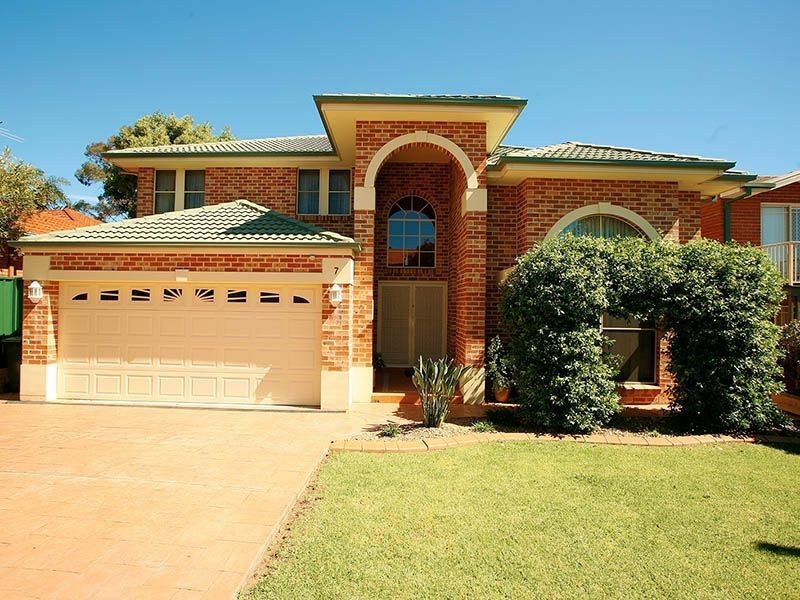 7 Aubrey Street, Ingleburn NSW 2565