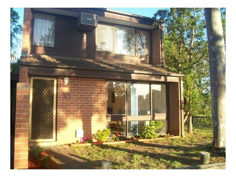 33/15 Fourth Avenue, Macquarie Fields NSW 2564