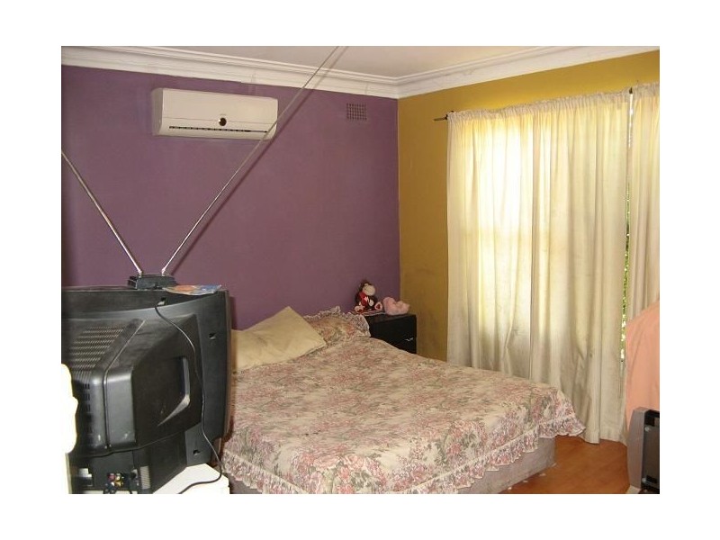 50 Parliament Road, Macquarie Fields NSW 2564