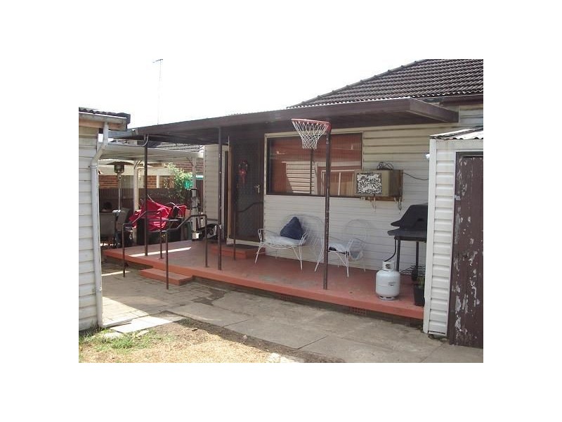24 Euroka Street, Ingleburn NSW 2565