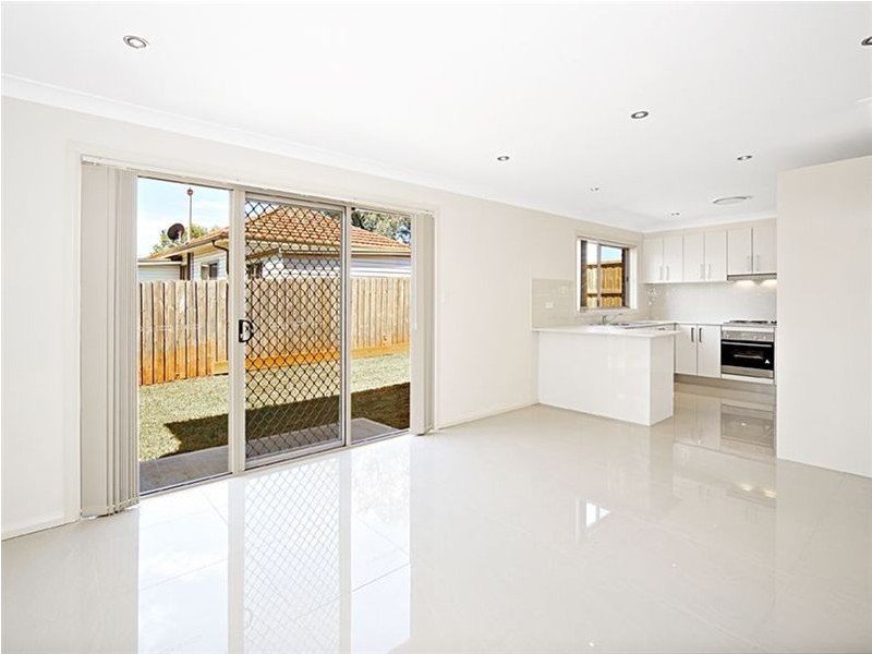 2 Bradbury Avenue, Campbelltown NSW 2560