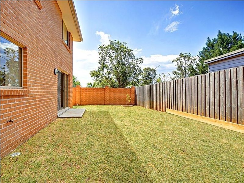 2 Bradbury Avenue, Campbelltown NSW 2560