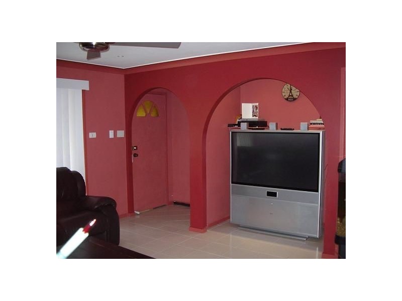 27 Geranium Avenue, Macquarie Fields NSW 2564