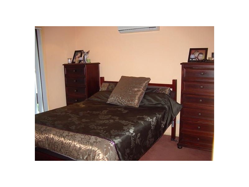 27 Geranium Avenue, Macquarie Fields NSW 2564