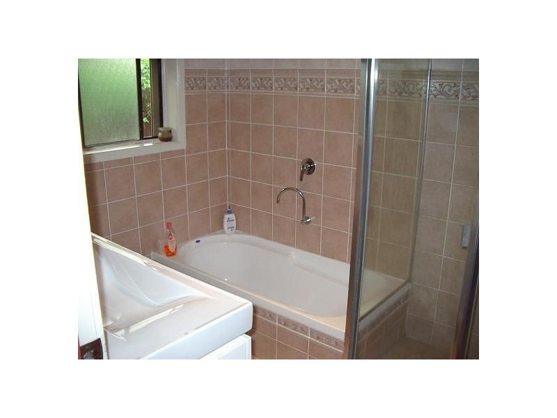 27 Geranium Avenue, Macquarie Fields NSW 2564