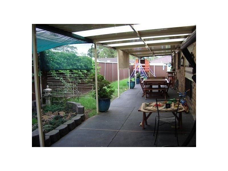 27 Geranium Avenue, Macquarie Fields NSW 2564