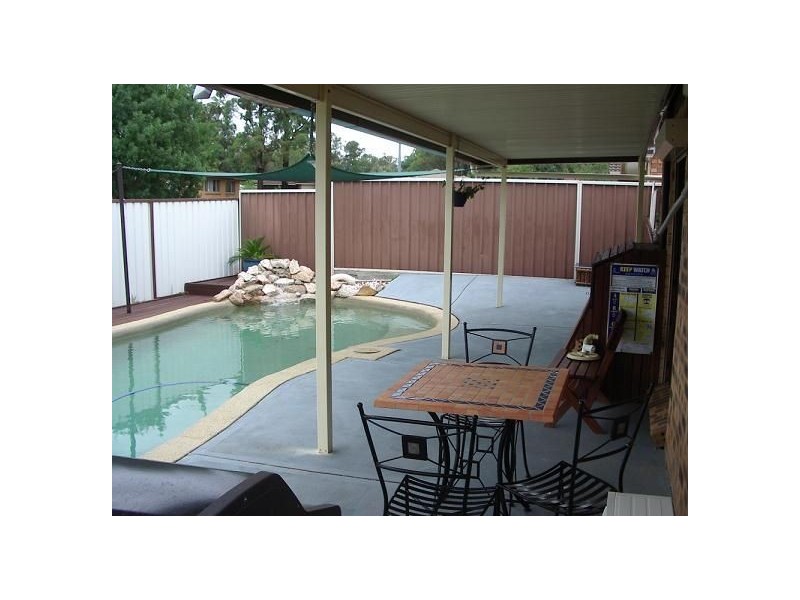 27 Geranium Avenue, Macquarie Fields NSW 2564