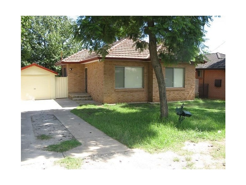 9 Euroka Street, Ingleburn NSW 2565