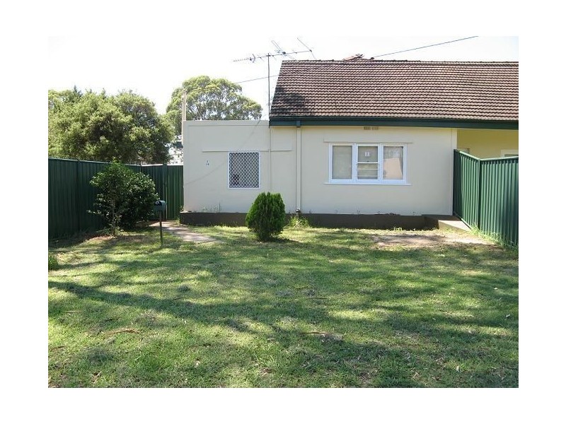2/38 Surrey Street, Minto NSW 2566