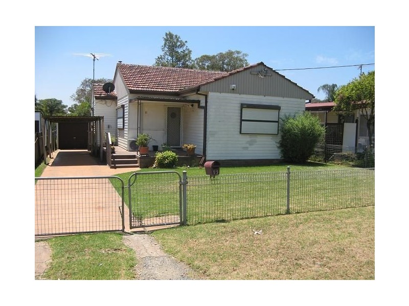 10 Warwick Street, Minto NSW 2566