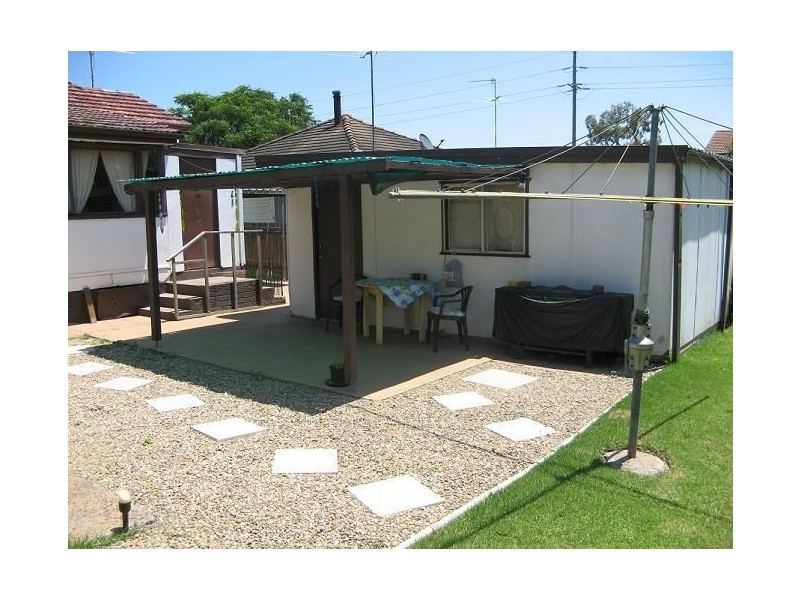 10 Warwick Street, Minto NSW 2566