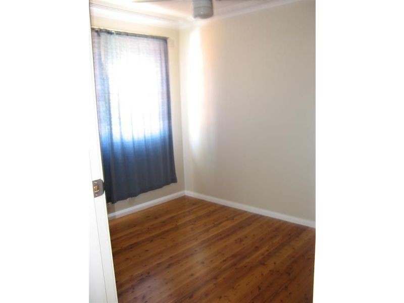 16 Ivanhoe Street, Ingleburn NSW 2565