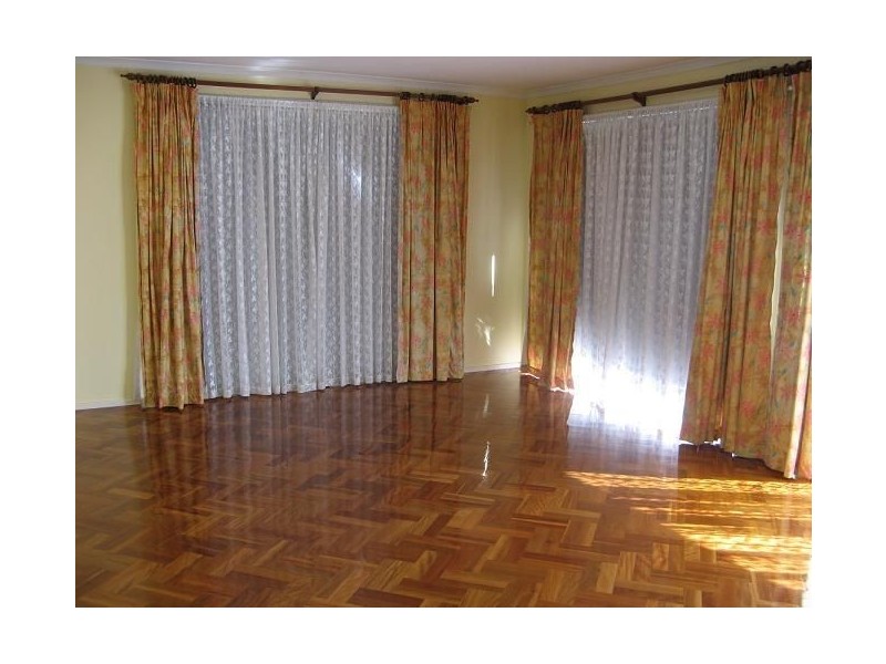 14 Merryweather Close, Minto NSW 2566