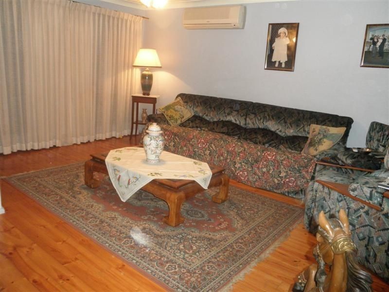 6 Burrinjuck Street, Leumeah NSW 2560