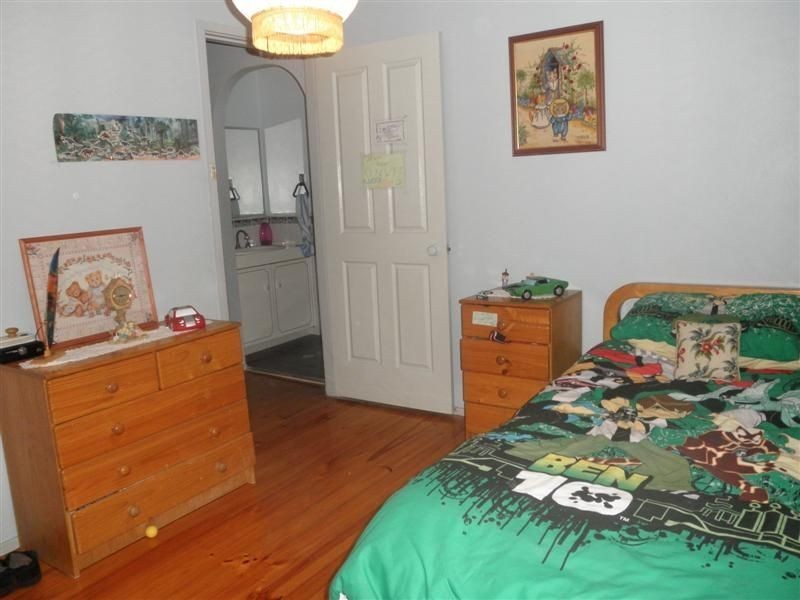 6 Burrinjuck Street, Leumeah NSW 2560