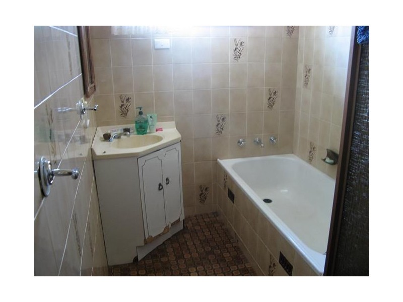 18 Telford Street, Leumeah NSW 2560