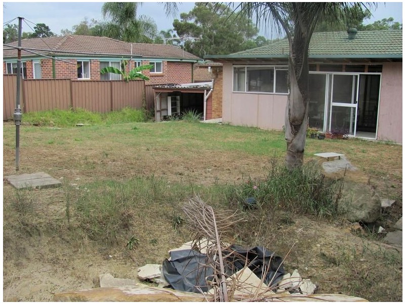 136 Helicia Road, Macquarie Fields NSW 2564