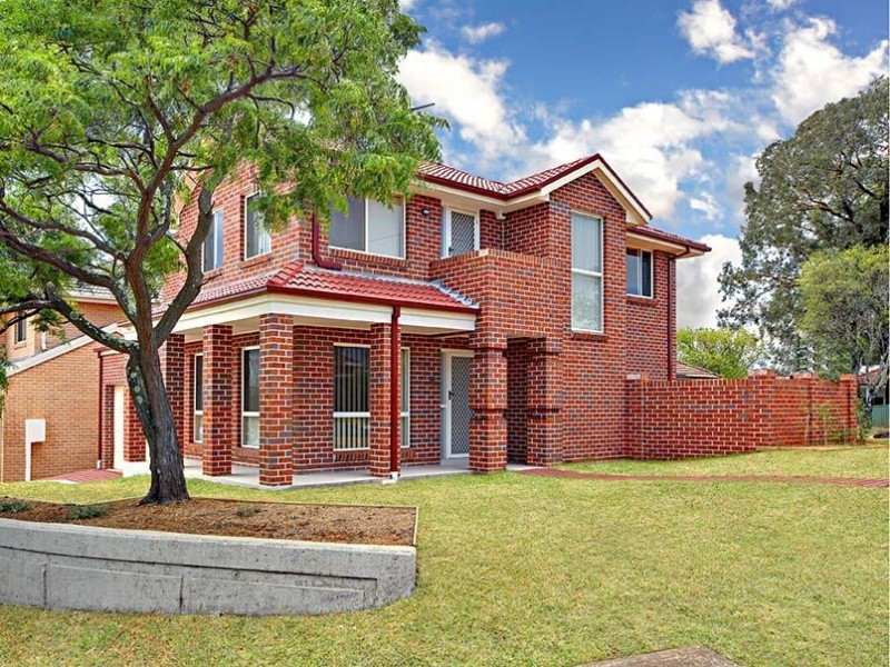 2 Asher Place, Campbelltown NSW 2560
