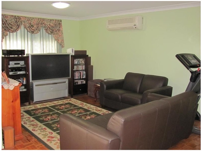 16 Chester Road, Ingleburn NSW 2565