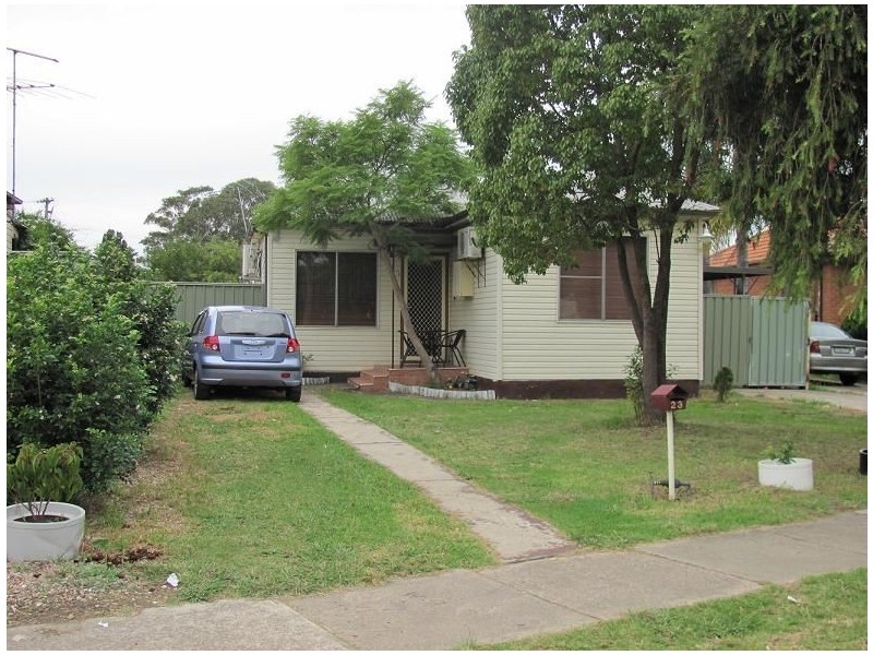 23 Fields Road, Macquarie Fields NSW 2564