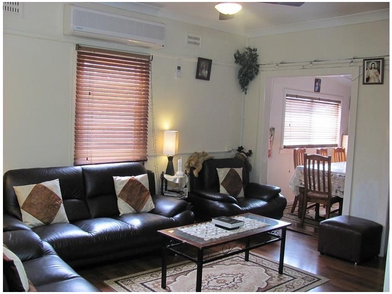 23 Fields Road, Macquarie Fields NSW 2564