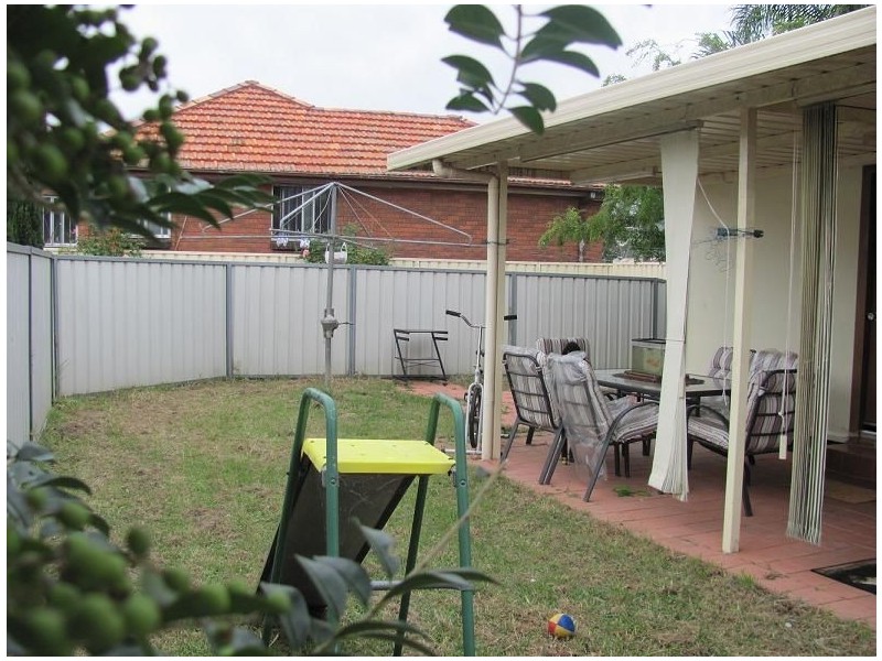 23 Fields Road, Macquarie Fields NSW 2564