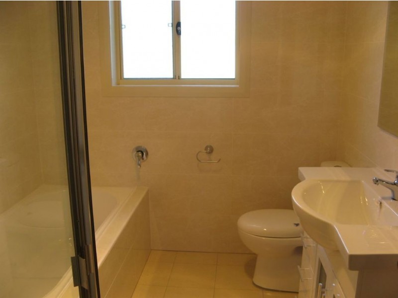 2/122 Ingleburn Road, Ingleburn NSW 2565