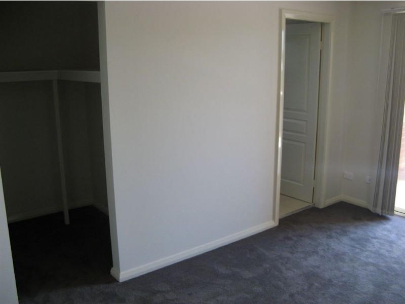 2/122 Ingleburn Road, Ingleburn NSW 2565