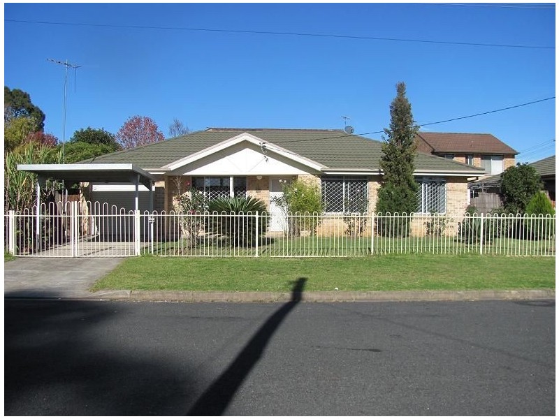 1C Warwick Street, Minto NSW 2566