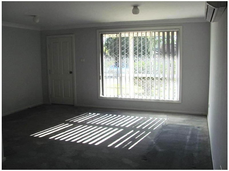 1C Warwick Street, Minto NSW 2566