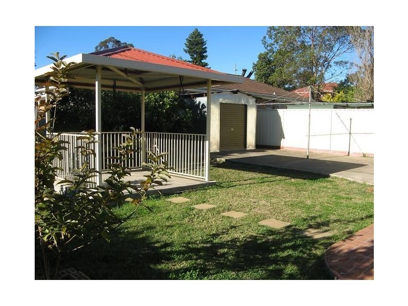 16 Chester Road, Ingleburn NSW 2565