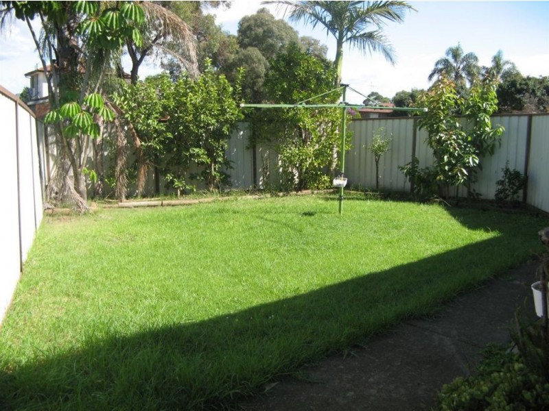 6 Pickett Avenue, Minto NSW 2566