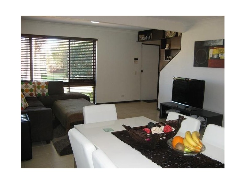 33/15-19 Fourth Avenue, Macquarie Fields NSW 2564