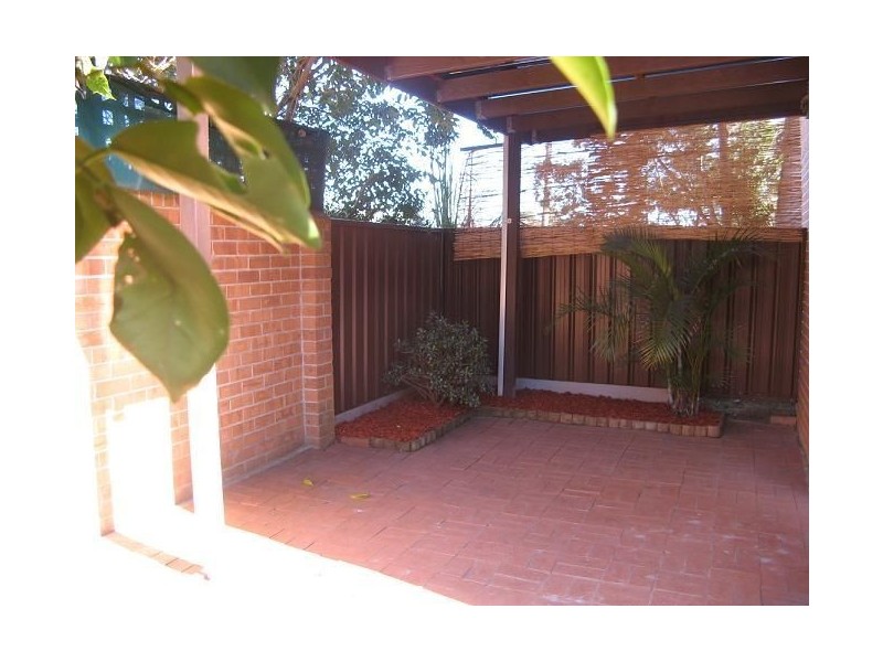 33/15-19 Fourth Avenue, Macquarie Fields NSW 2564
