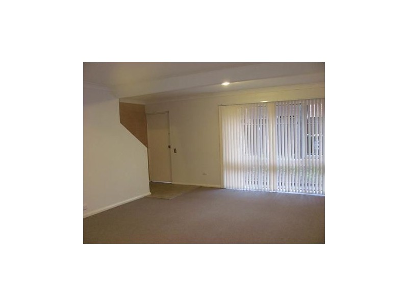 18/15-19 Fourth Avenue, Macquarie Fields NSW 2564