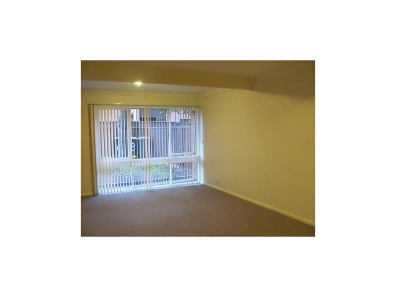 18/15-19 Fourth Avenue, Macquarie Fields NSW 2564